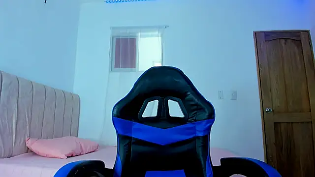 Snapshot of magic_mike_26 chatting on 11-02-25, 12:51 magic mike 26 online show from 11-02-25, 12:51