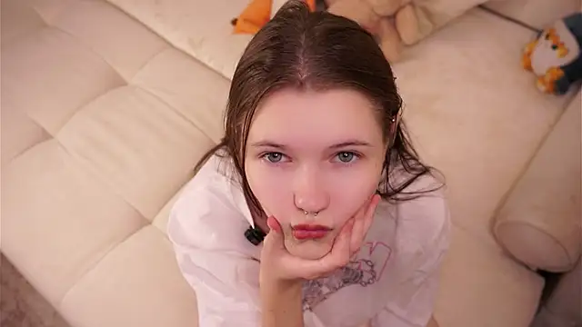 LynHillaire online show from 10-02-25, 11:06