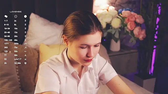 LynHillaire online show from 04-25-26, 12:30