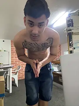 Snapshot of condenovin chatting on 10-18-25, 01:34 condenovin online show from 10-18-25, 01:34