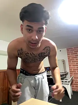 Snapshot of condenovin chatting on 11-05-25, 06:30 condenovin online show from 11-05-25, 06:30