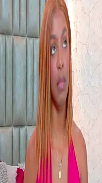 Snapshot of JanneCooper chatting on 11-26-25, 10:33 JanneCooper online show from 11-26-25, 10:33