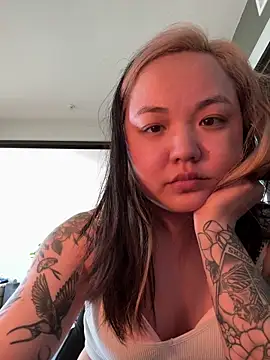 Snapshot of violet_lin chatting on 04-16-26, 09:39 violet lin online show from 04-16-26, 09:39