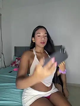 Andres-Andrea1922 online show from 03-12-26, 03:01