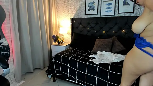 sophie  blare online show from 02-13-26, 07:10