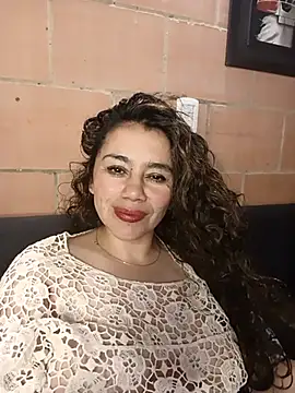 Snapshot of sexy-latina1 chatting on 10-26-25, 04:07 sexy-latina1 online show from 10-26-25, 04:07