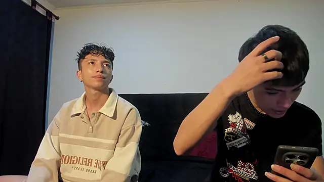 mhatias  online show from 11-13-25, 03:05