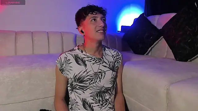 mhatias  online show from 04-28-26, 05:34