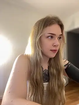 Snapshot of elliss_ chatting on 09-09-25, 05:51 elliss  online show from 09-09-25, 05:51