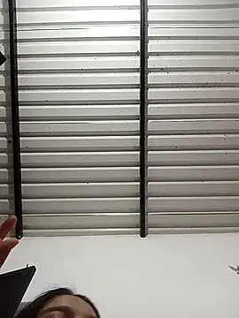 chloe 90 online show from 11-26-25, 12:33