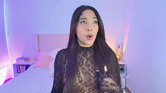 Snapshot of Megan_ale chatting on 10-18-25, 07:58 Megan ale online show from 10-18-25, 07:58