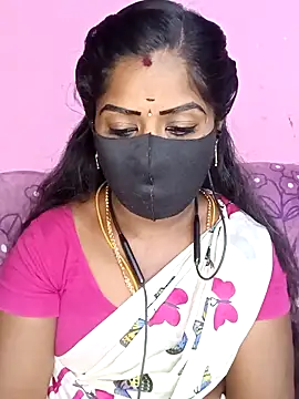 Snapshot of tamilammukuttyy chatting on 05-15-26, 04:36 tamilammukuttyy online show from 05-15-26, 04:36