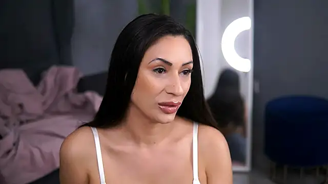 Snapshot of SarahMystique chatting on 11-20-25, 02:17 SarahMystique online show from 11-20-25, 02:17