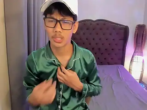 Snapshot of fucking_hot2 chatting on 01-15-26, 02:49 fucking hot2 online show from 01-15-26, 02:49