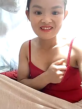 Snapshot of xinhxinhcute chatting on 10-13-25, 03:06 xinhxinhcute online show from 10-13-25, 03:06