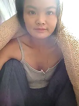 Snapshot of xinhxinhcute chatting on 10-18-25, 11:49 xinhxinhcute online show from 10-18-25, 11:49