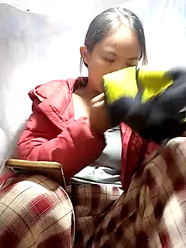Snapshot of xinhxinhcute chatting on 10-20-25, 03:29 xinhxinhcute online show from 10-20-25, 03:29