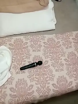 Snapshot of Creamy_Chocolatex chatting on 11-28-25, 07:27 Creamy Chocolatex online show from 11-28-25, 07:27