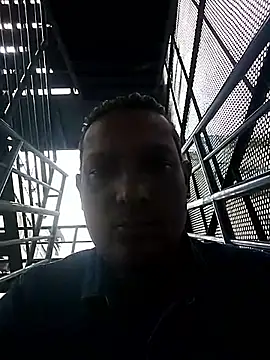 Snapshot of bisexdon chatting on 10-04-25, 08:23 bisexdon online show from 10-04-25, 08:23