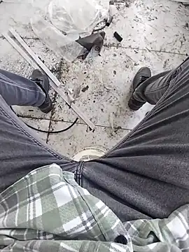 Snapshot of bisexdon chatting on 10-15-25, 10:15 bisexdon online show from 10-15-25, 10:15