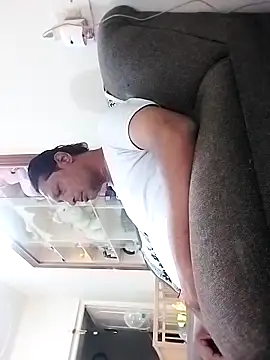 Snapshot of bisexdon chatting on 10-31-25, 06:25 bisexdon online show from 10-31-25, 06:25