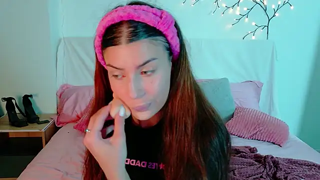 Bella Davis love online show from 12-04-25, 01:04