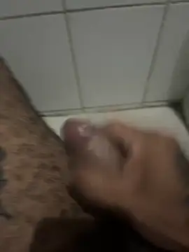 Snapshot of FromVnz chatting on 11-04-25, 01:21 FromVnz online show from 11-04-25, 01:21