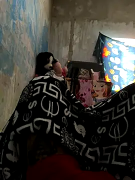 Snapshot of FromVnz chatting on 11-17-25, 01:06 FromVnz online show from 11-17-25, 01:06