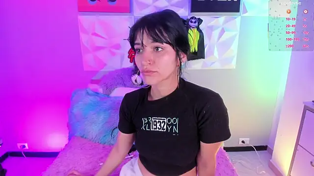 LindaWz  online show from 10-28-25, 03:54