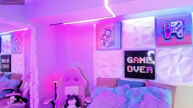 LindaWz  online show from 01-09-26, 04:48