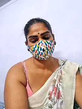 Snapshot of sherlin24 chatting on 10-12-25, 04:17 sherlin24 online show from 10-12-25, 04:17