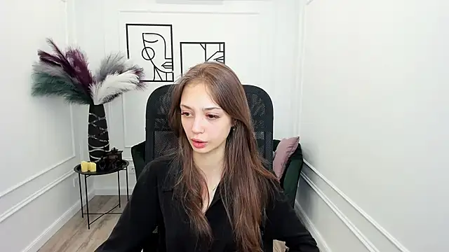 EmilyGraydis online show from 11-19-25, 04:23