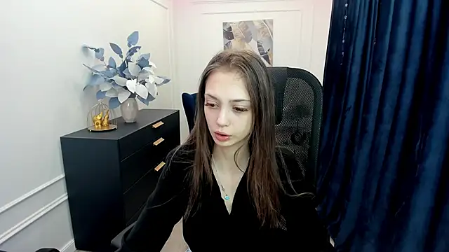 EmilyGraydis online show from 11-21-25, 04:22