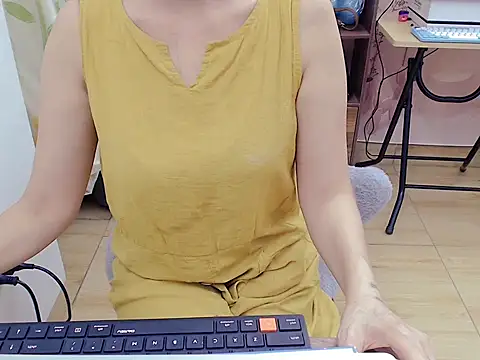 Snapshot of Funnygirl_9x chatting on 05-14-26, 02:07 Funnygirl 9x online show from 05-14-26, 02:07