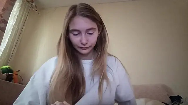 Nymera flare online show from 09-18-25, 05:53