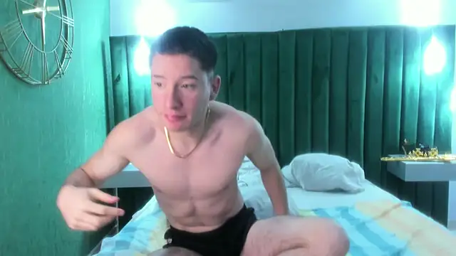 HunterHeat  online show from 11-18-25, 02:54