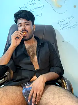 MeekBatgirl online show from 10-30-25, 07:32