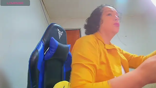 Miss Oriana online show from 11-13-25, 03:55