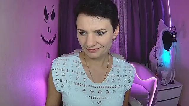 AvaSaturnian online show from 10-26-25, 01:28