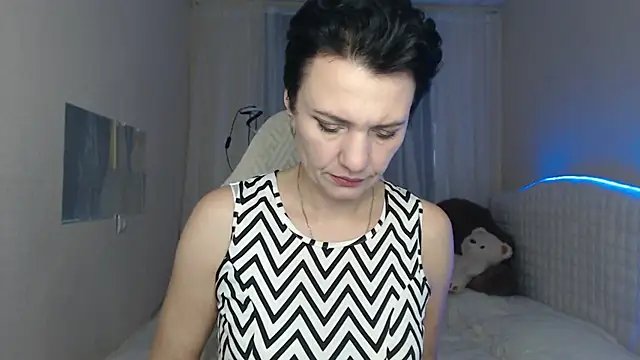 AvaSaturnian online show from 11-22-25, 01:21