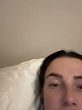 Snapshot of Remirosee chatting on 11-27-25, 11:07 Remirosee online show from 11-27-25, 11:07