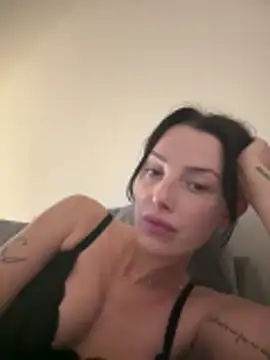 Snapshot of Remirosee chatting on 12-15-25, 09:08 Remirosee online show from 12-15-25, 09:08