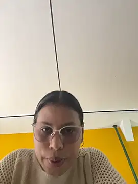 Michluxe 69 online show from 04-22-26, 09:27