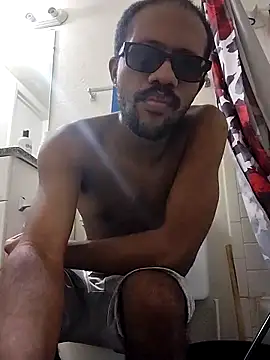 Snapshot of moneybaggtj chatting on 09-17-25, 03:46 moneybaggtj online show from 09-17-25, 03:46