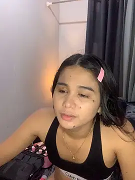 Snapshot of AngelHille chatting on 10-13-25, 04:56 AngelHille online show from 10-13-25, 04:56