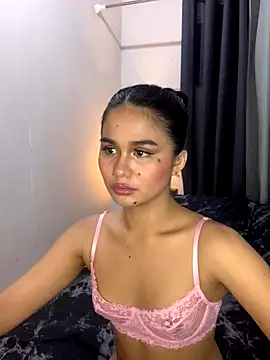 Snapshot of AngelHille chatting on 10-14-25, 04:19 AngelHille online show from 10-14-25, 04:19