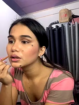 Snapshot of AngelHille chatting on 10-15-25, 04:51 AngelHille online show from 10-15-25, 04:51