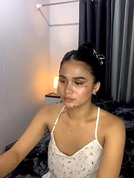 Snapshot of AngelHille chatting on 10-16-25, 04:57 AngelHille online show from 10-16-25, 04:57