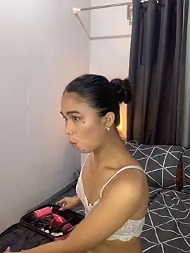 Snapshot of AngelHille chatting on 11-27-25, 05:48 AngelHille online show from 11-27-25, 05:48