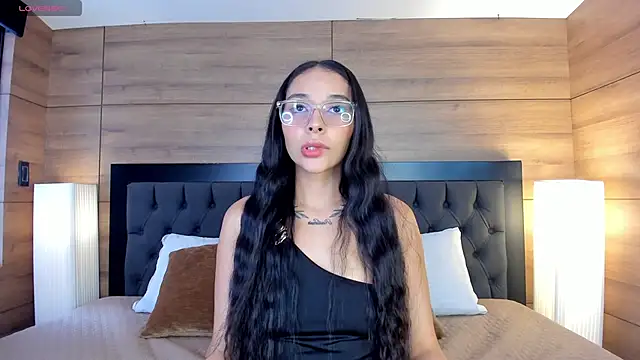 Roseaurora online show from 03-18-26, 01:03